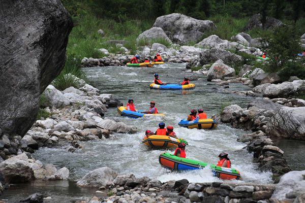 嘉峪關(guān)是一個適合公路旅行的地方_適合公路旅行的景點(diǎn)嘉峪關(guān)附近_嘉峪關(guān)是一個適合公路旅行的地方