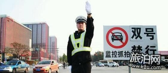 蘭州推介鐵路絲綢之路敦煌游 火車進入景區(qū) 在火車上欣賞美景* *