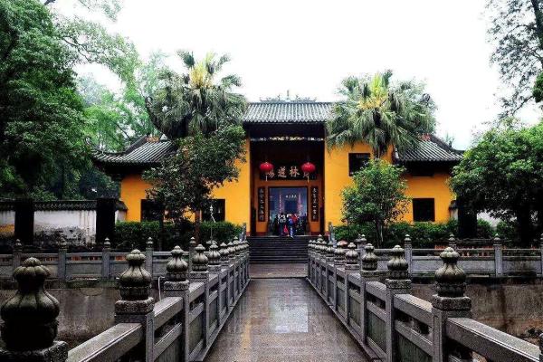 清明節(jié)去湖南旅游必備物品？你帶了什么？