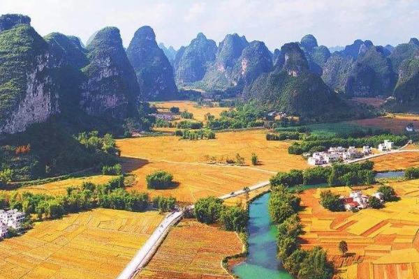 香港維多利亞港旁又有“懷舊輪渡”新景