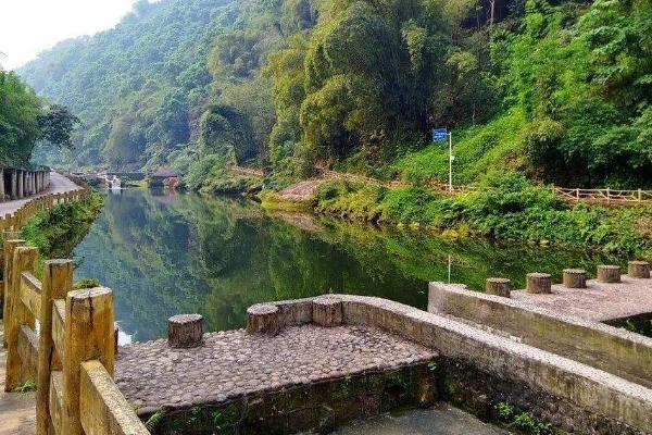 國慶去紅旗渠旅游必備物品？你帶了什么？